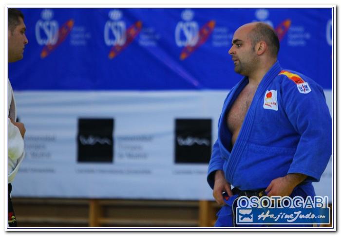 CEU2011 200023